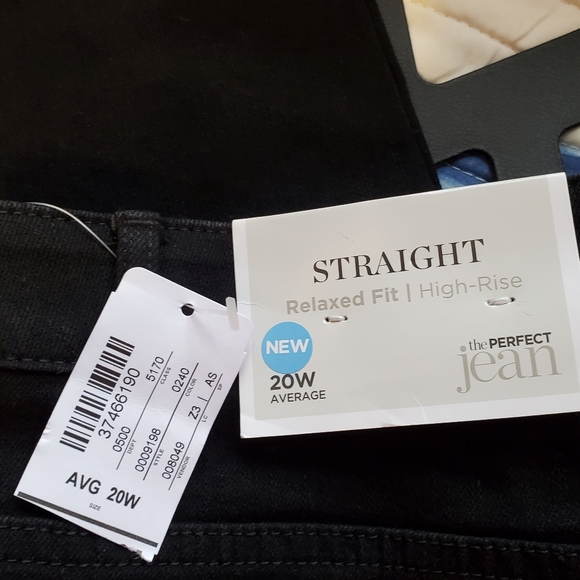 CJ Banks Everyday Straight Leg Relaxed Fit Jeans - NWT - Picture 6 of 6